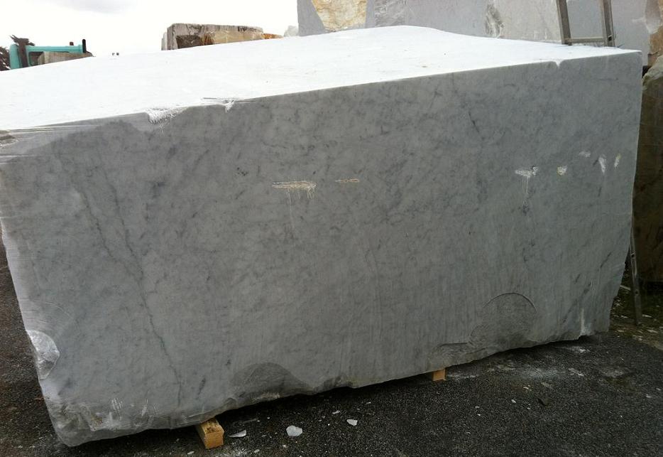 Marmol blanco, bloques, semibloques. Produccion marmol blanco Carrara